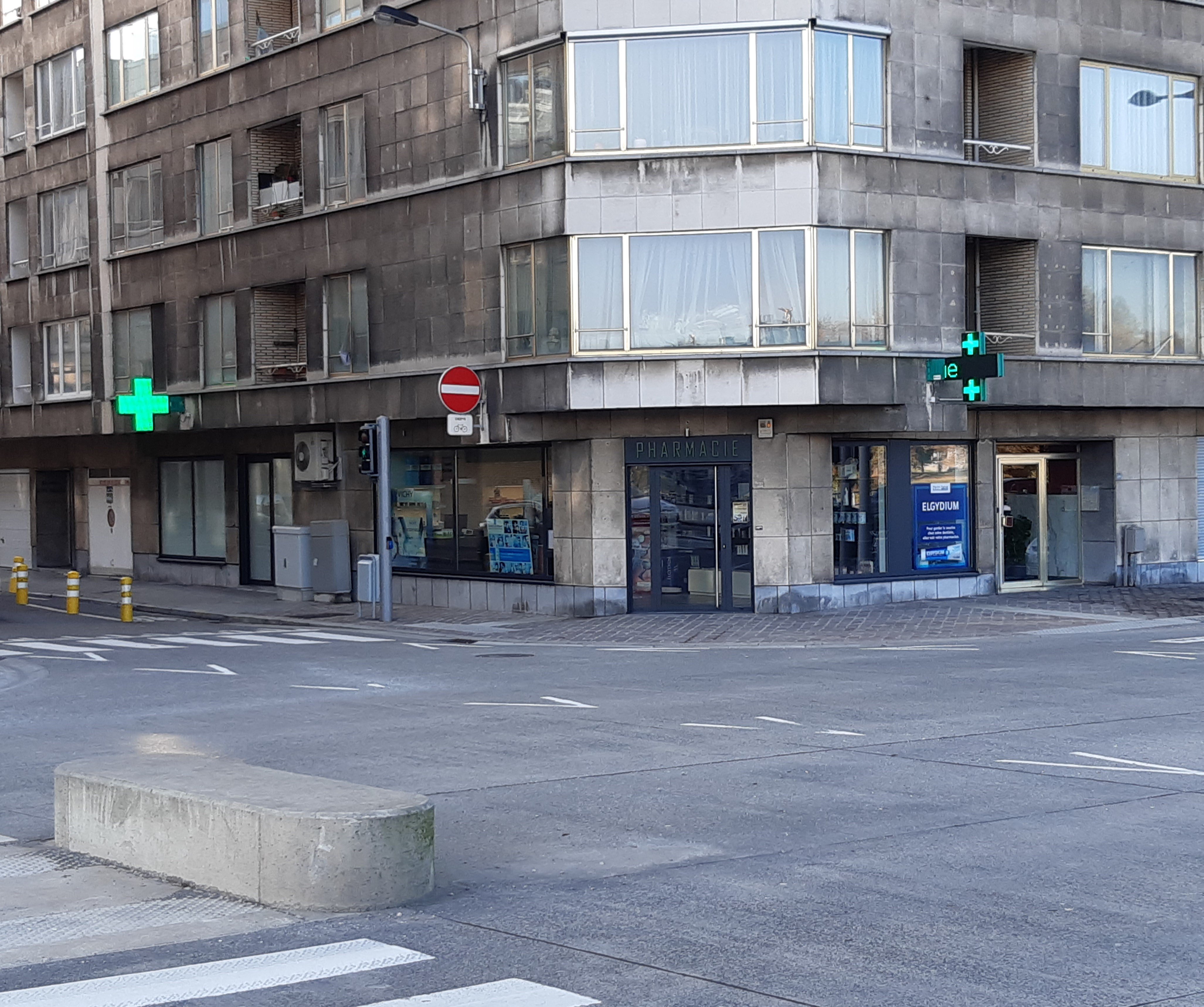 Apotheek/Pharmacie Pharma Force Luik/Liège Apotheek/Pharmacie Pharma Force Luik/Liège gelegen te Luik/Liège.