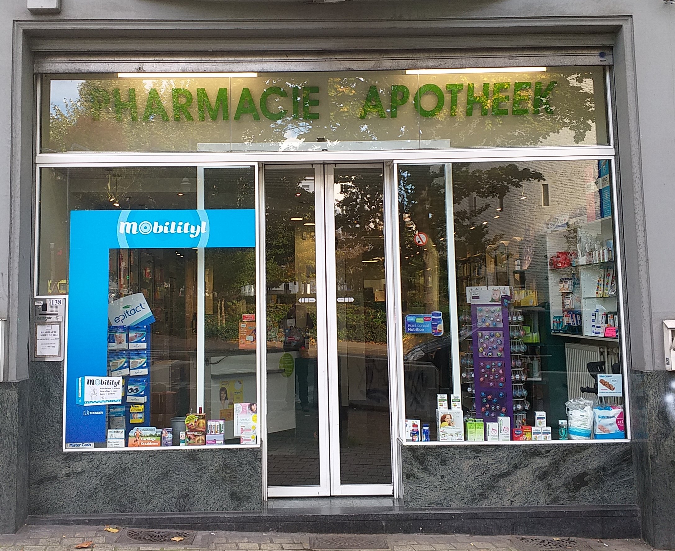 Apotheek/Pharmacie Pharma Force Porte de Hal Apotheek/Pharmacie Pharma Force Porte de Hal gelegen te Sint-Gillis.