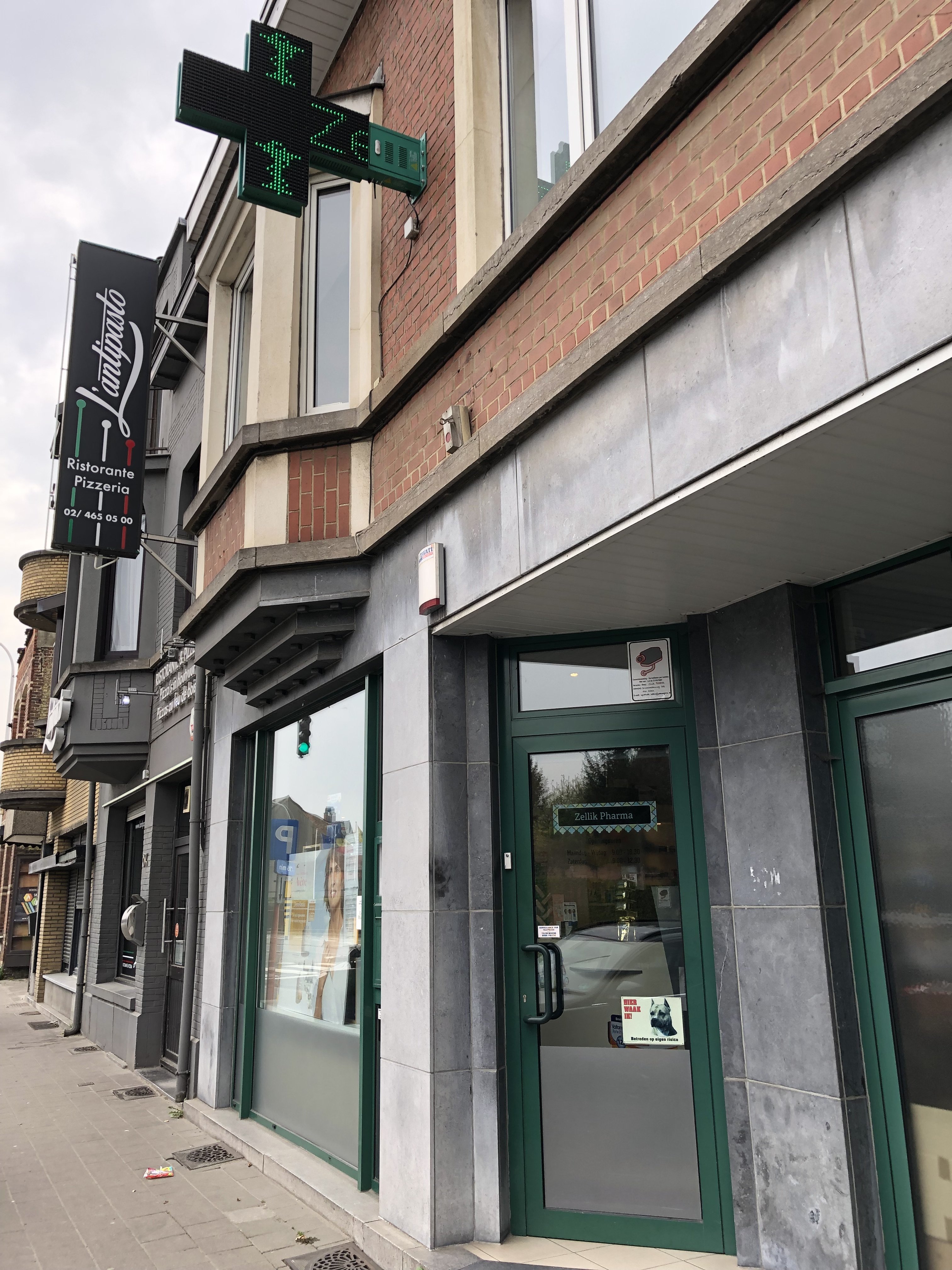 Apotheek Zellik Pharma Apotheek Zellik Pharma gelegen te Zellik.